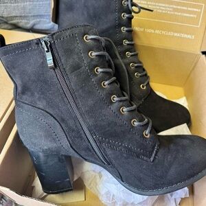 Journee Collection Baylor Block Heel Ankle Boot, Size 11, Black